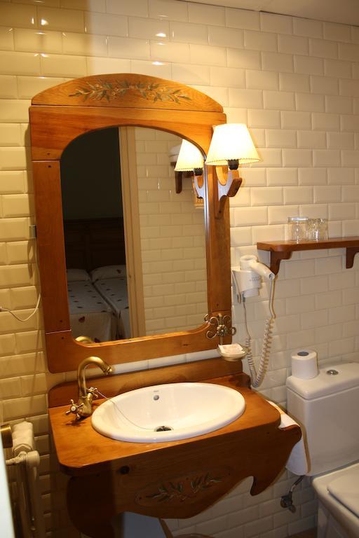 Hotel Casa Ruba Biescas  Eksteriør bilde